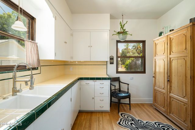 16 W COLTER Street, Phoenix, AZ 85013