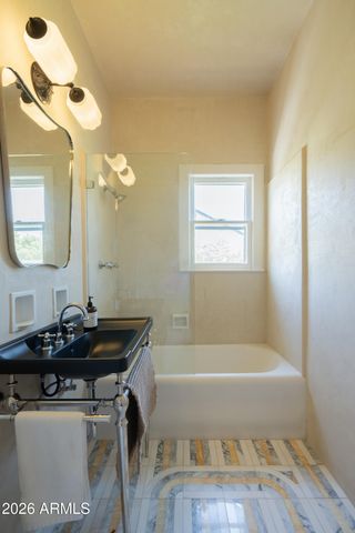 16 W COLTER Street, Phoenix, AZ 85013