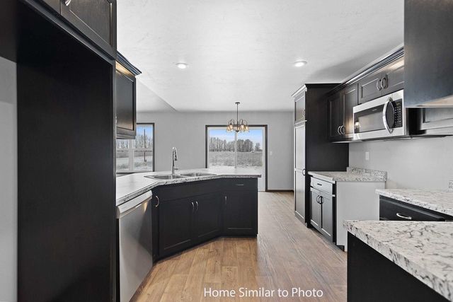 1692 BETTY JEAN LANE, Green Bay, WI 54313