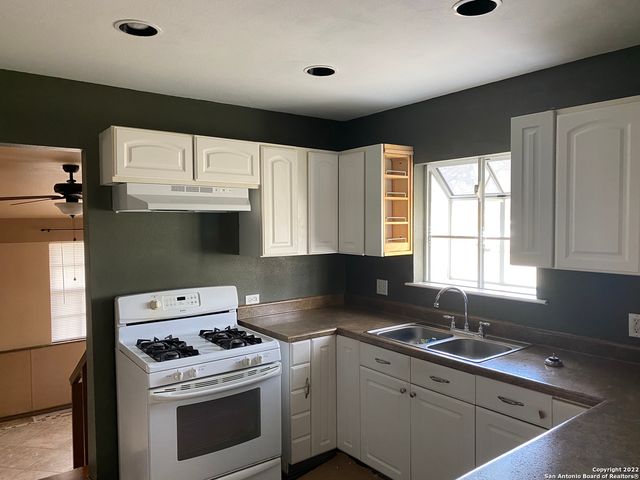 224 MARQUETTE DR, San Antonio, TX 78228