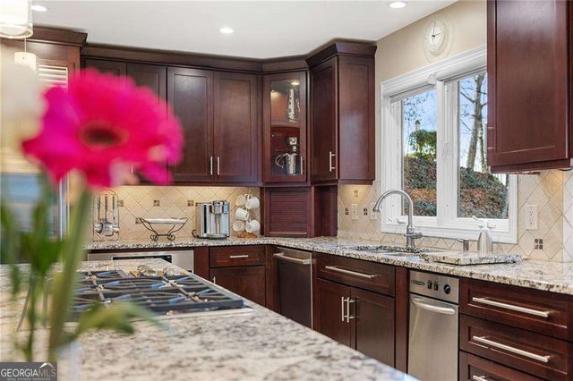 1095 Edgewater Drive, Sandy Springs, GA 30328