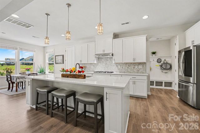 348 W Waterlynn Road, Mooresville, NC 28117