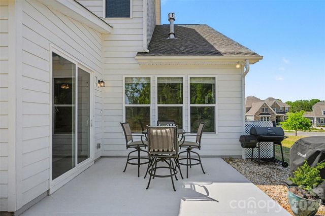 348 W Waterlynn Road, Mooresville, NC 28117