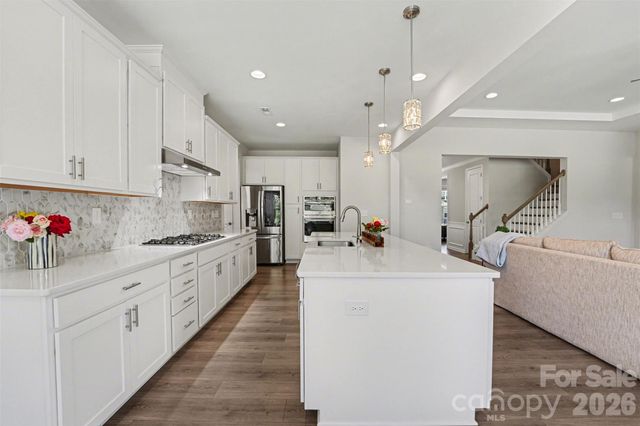 348 W Waterlynn Road, Mooresville, NC 28117