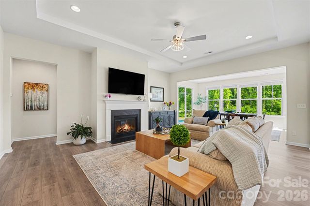348 W Waterlynn Road, Mooresville, NC 28117