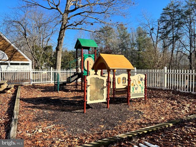 102 OAKMONT DR, Gordonsville, VA 22942