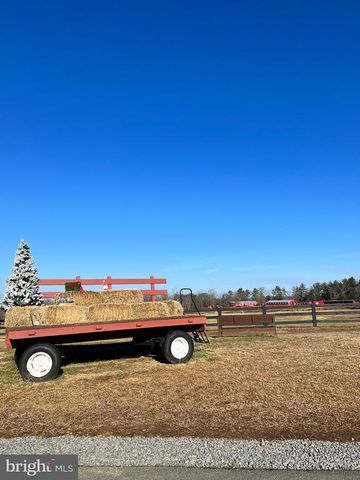 102 OAKMONT DR, Gordonsville, VA 22942