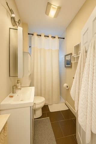 456 Medford St U4, Somerville, MA 02145