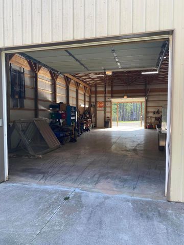 11598 Red Lick Road, Irvine, KY 40336