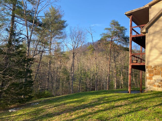 11598 Red Lick Road, Irvine, KY 40336