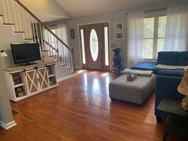 11598 Red Lick Road, Irvine, KY 40336