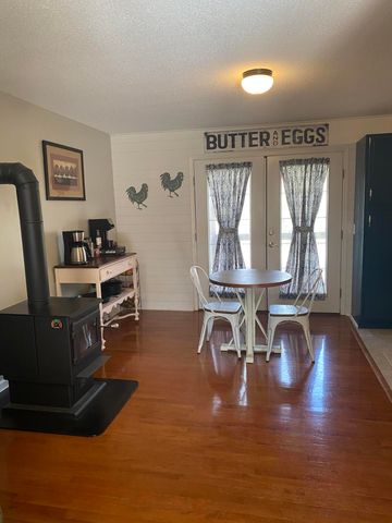 11598 Red Lick Road, Irvine, KY 40336