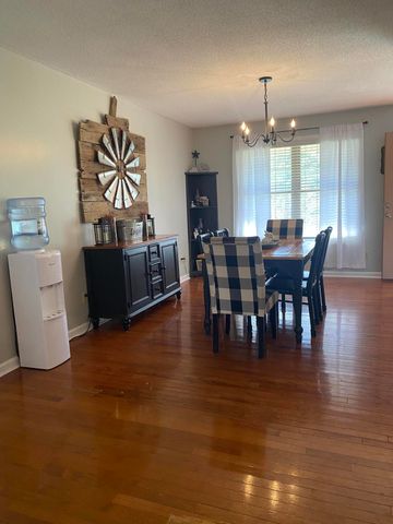 11598 Red Lick Road, Irvine, KY 40336