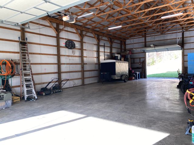 11598 Red Lick Road, Irvine, KY 40336