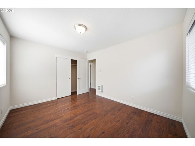 8016 Ne FREMONT St, Portland, OR 97213