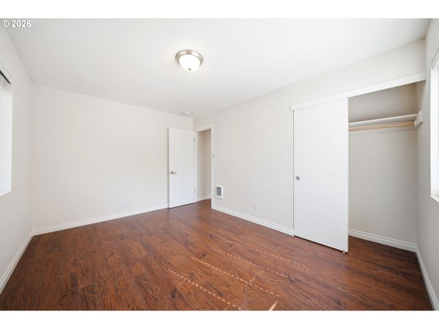 8016 Ne FREMONT St, Portland, OR 97213