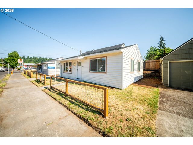 8016 Ne FREMONT St, Portland, OR 97213