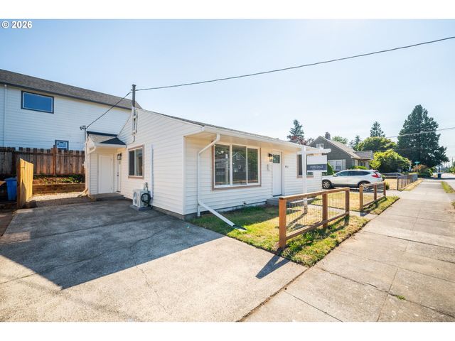 8016 Ne FREMONT St, Portland, OR 97213