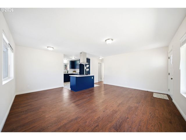 8016 Ne FREMONT St, Portland, OR 97213