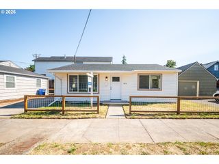 8016 Ne FREMONT St, Portland, OR 97213