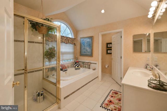 47 LORETTA CIR, Richboro, PA 18954
