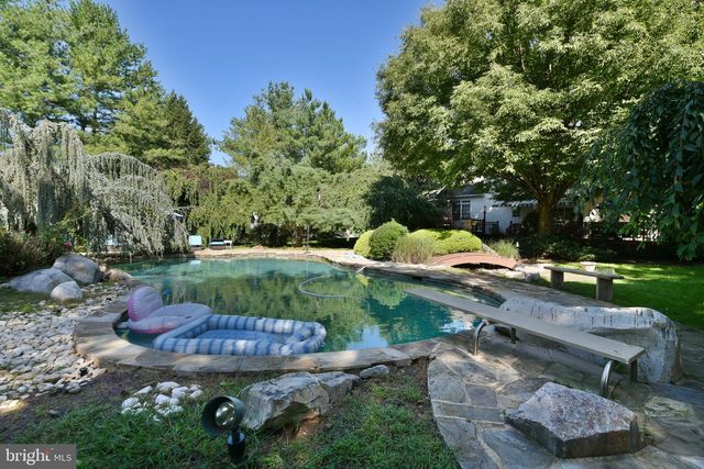 47 LORETTA CIR, Richboro, PA 18954