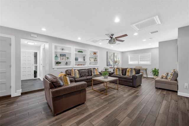 4512 CRICHTON LANE, Orlando, FL 32806