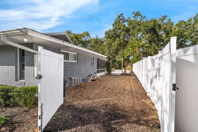 4512 CRICHTON LANE, Orlando, FL 32806