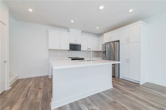 589 S Lyon St, Santa Ana, CA 92705