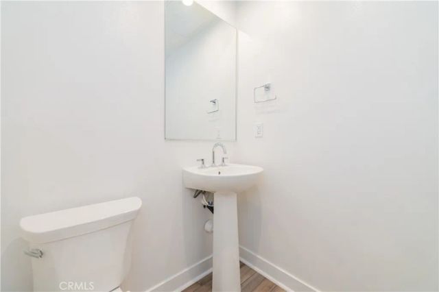 589 S Lyon St, Santa Ana, CA 92705