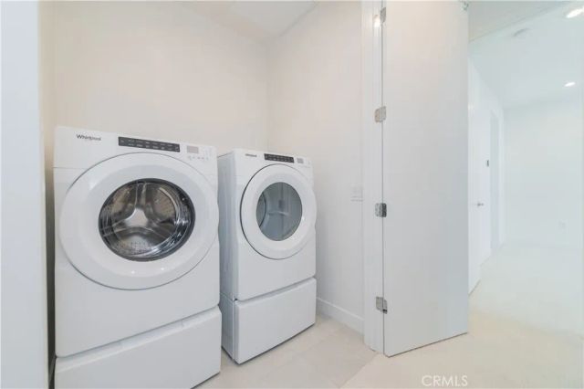 589 S Lyon St, Santa Ana, CA 92705