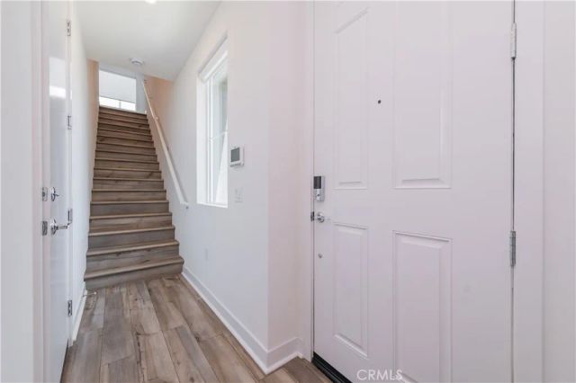 589 S Lyon St, Santa Ana, CA 92705