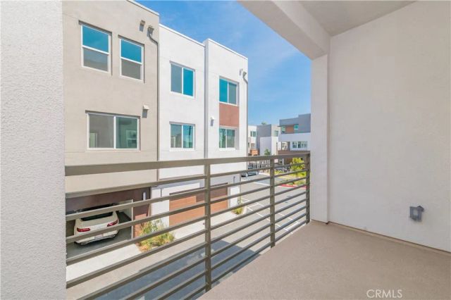 589 S Lyon St, Santa Ana, CA 92705