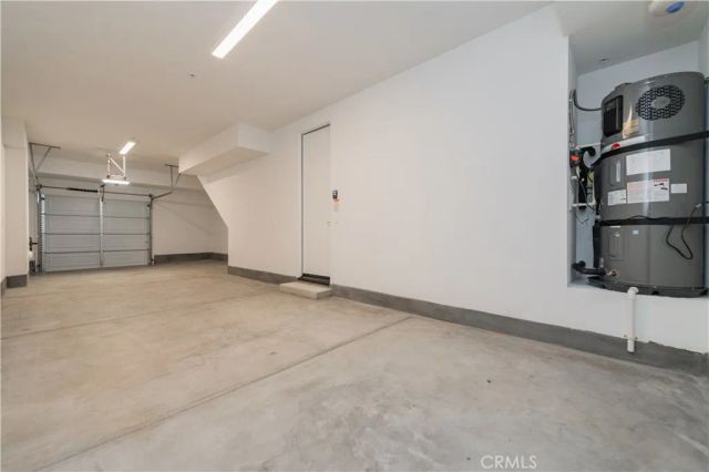 589 S Lyon St, Santa Ana, CA 92705