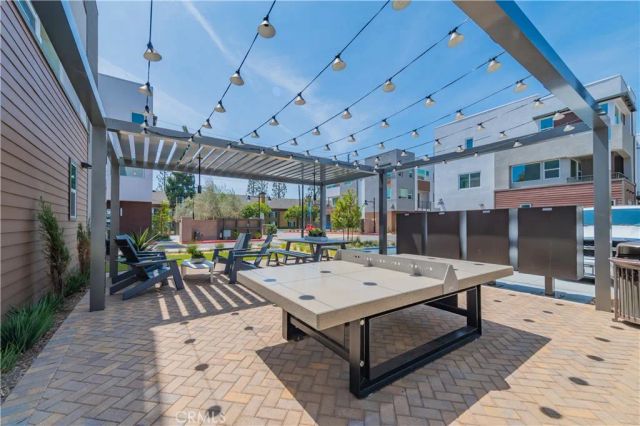 589 S Lyon St, Santa Ana, CA 92705