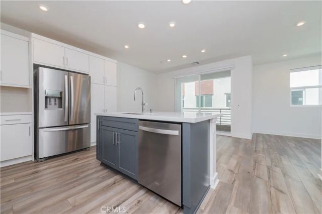 589 S Lyon St, Santa Ana, CA 92705