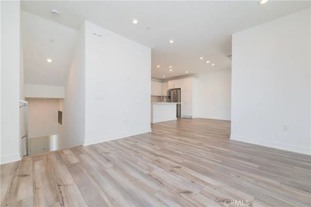 589 S Lyon St, Santa Ana, CA 92705