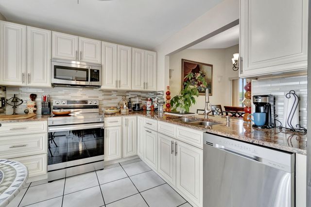 5531 Parkwalk Circle E, Boynton Beach, FL 33472