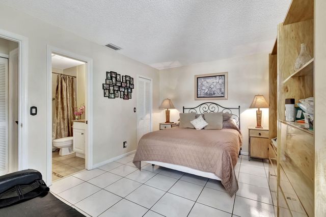 5531 Parkwalk Circle E, Boynton Beach, FL 33472