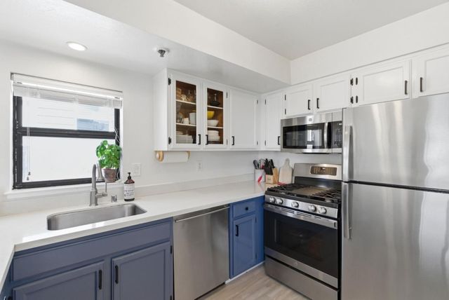 939 Linda Mar Boulevard, Pacifica, CA 94044