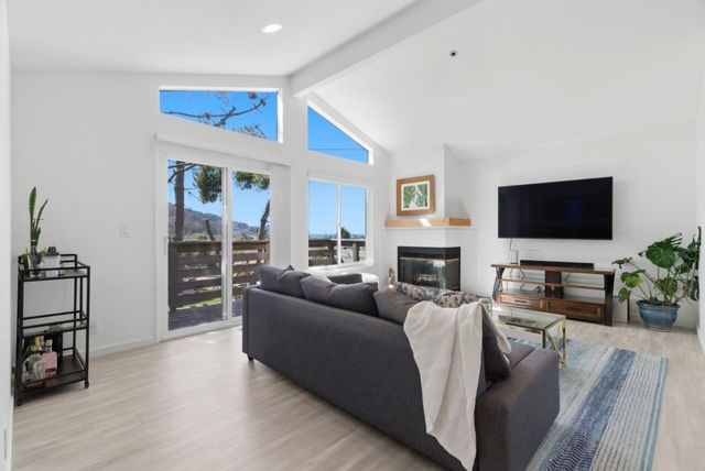 939 Linda Mar Boulevard, Pacifica, CA 94044