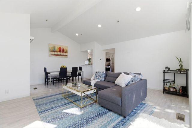 939 Linda Mar Boulevard, Pacifica, CA 94044