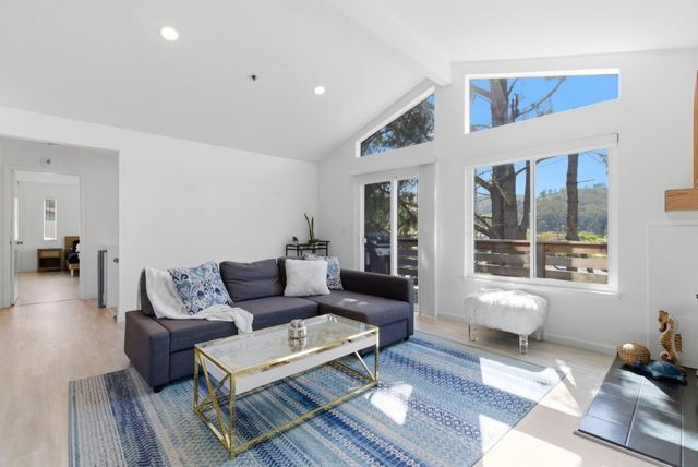 939 Linda Mar Boulevard, Pacifica, CA 94044