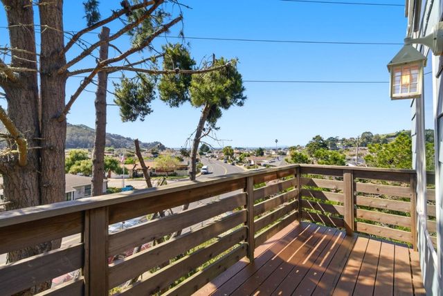 939 Linda Mar Boulevard, Pacifica, CA 94044