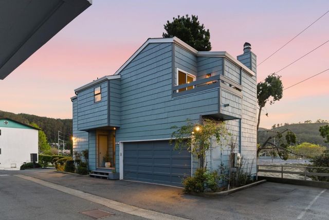 939 Linda Mar Boulevard, Pacifica, CA 94044