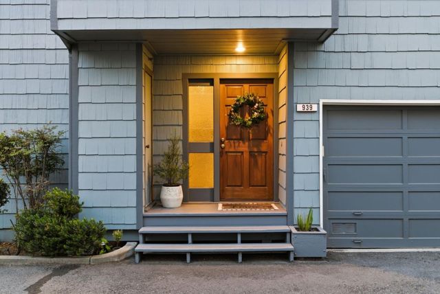 939 Linda Mar Boulevard, Pacifica, CA 94044