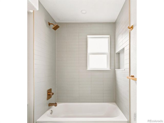 11831 W 70th Place, Arvada, CO 80004