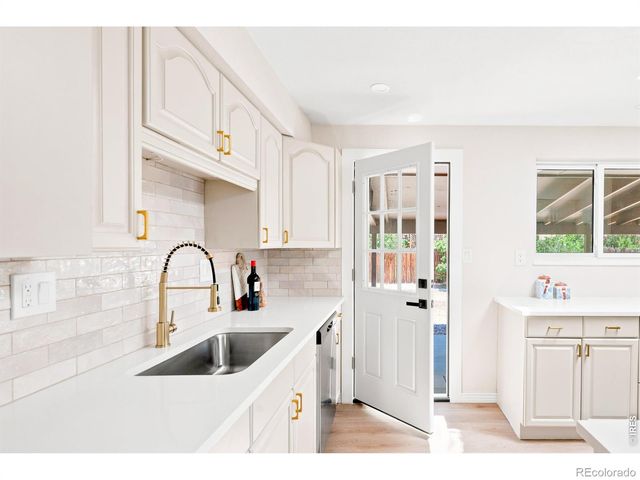 11831 W 70th Place, Arvada, CO 80004