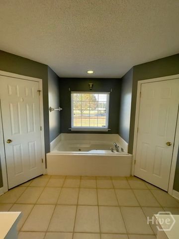 8 Olympic Court, Savannah, GA 31419