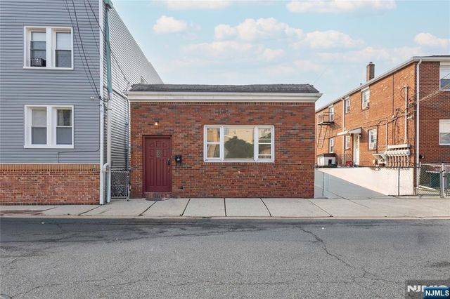 86 Farnham Avenue, Garfield, NJ 07026